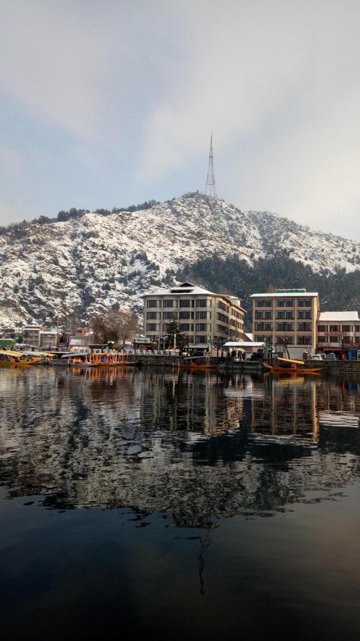 House Boat New Pala Palace Srīnagar Dış mekan fotoğraf